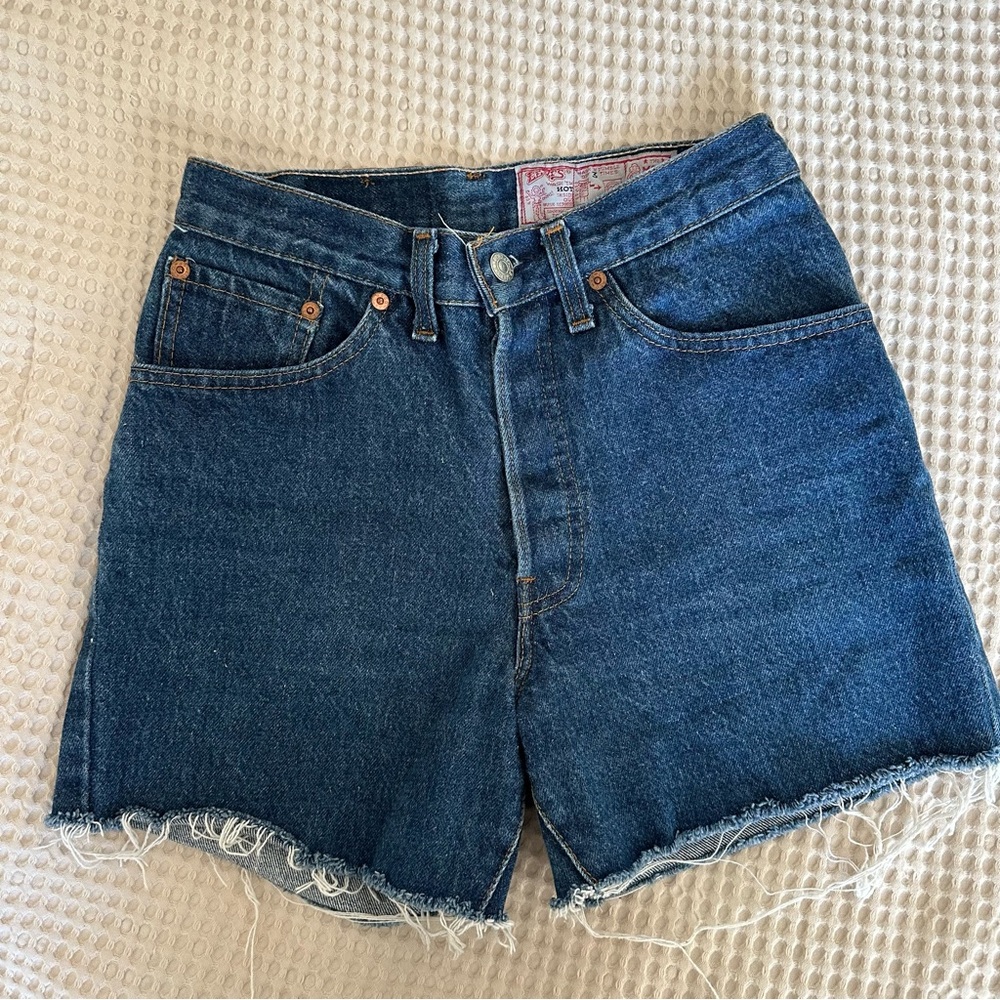 Women’s Vintage Levi’s Denim Shorts / Cutoffs 29” x 36”